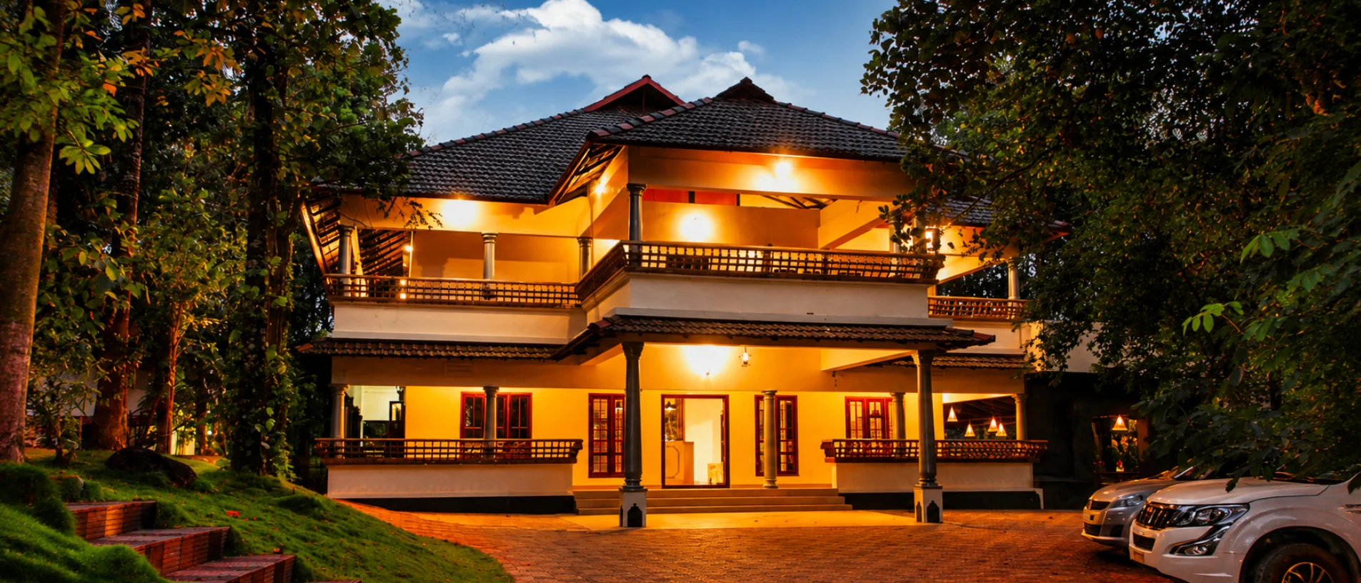 Kerala luxury tour package with Lake N Hills