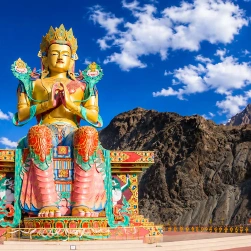 Ladakh tour with accommodation
